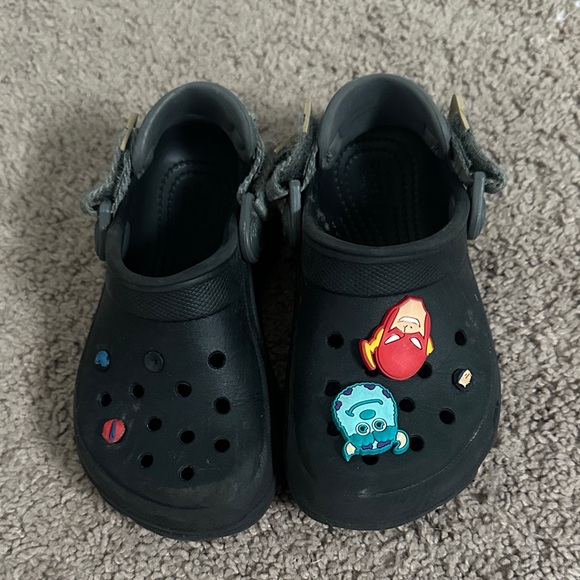 CROCS Kids Black Water Shoes with Fun Charms - Picture 1 of 4
